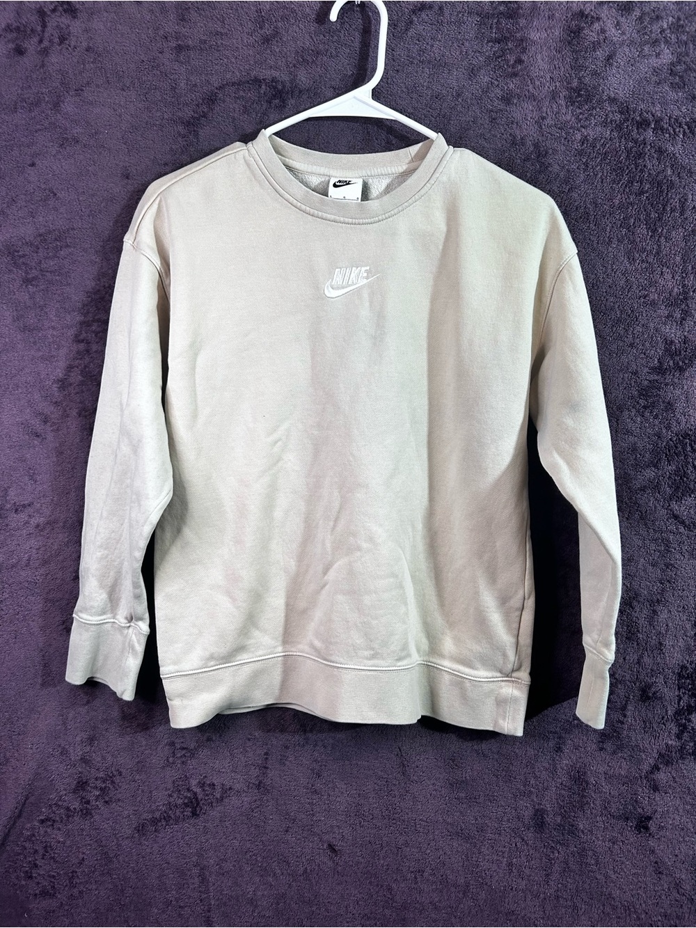 Nike Men’s Crewneck Sweatshirt in Light Beige